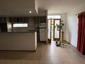 CASA EN VENTA EN PLOTTIER – BARRIO CAMINOS DEL SOL
