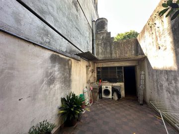 CASA DOS DORMITORIOS EN VENTA LA PLATA .