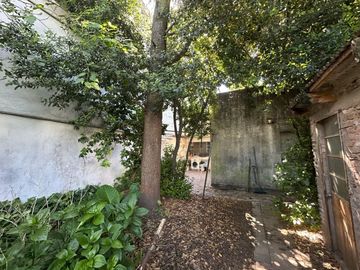 CASA DOS DORMITORIOS EN VENTA LA PLATA .