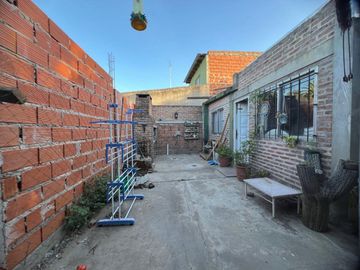 CASA 3 AMBIENTES VENTA GUERNICA CON DEPARTAMENTO