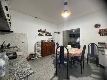 CASA 3 AMBIENTES VENTA GUERNICA CON DEPARTAMENTO