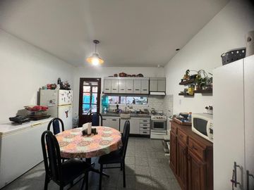 CASA 3 AMBIENTES VENTA GUERNICA CON DEPARTAMENTO