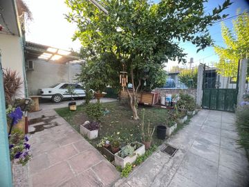 CASA 3 AMBIENTES VENTA GUERNICA CON DEPARTAMENTO