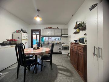 CASA 3 AMBIENTES VENTA GUERNICA CON DEPARTAMENTO
