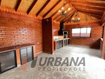 OPORTUNIDAD! HERMOSA Y AMPLIA CASA EN LA HERRADURA