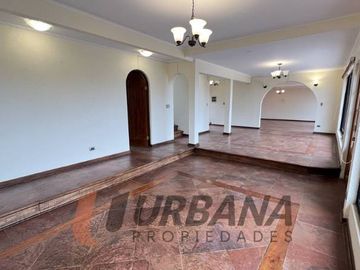 OPORTUNIDAD! HERMOSA Y AMPLIA CASA EN LA HERRADURA