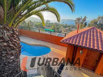 OPORTUNIDAD! HERMOSA Y AMPLIA CASA EN LA HERRADURA
