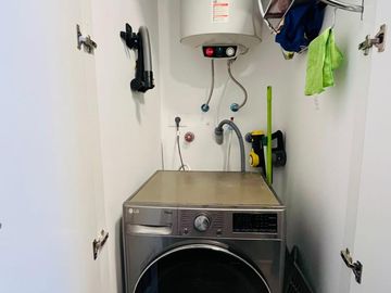 DPTO AMOBLADO Y EQUIPADO FINAMENTE  Y GRAN ESTACIONAMIENTO