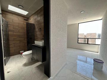 Casa en venta en Lomas de Banthí, SJR, Querétaro.