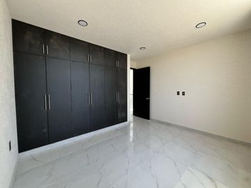 Casa en venta en Lomas de Banthí, SJR, Querétaro.