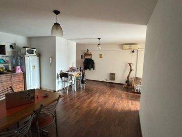 Departamento en Nueva Córdoba de 2 Dormitorios 2 Baños con balcón y amplio Living-Comedor