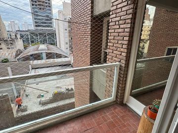 Departamento en Nueva Córdoba de 2 Dormitorios 2 Baños con balcón y amplio Living-Comedor