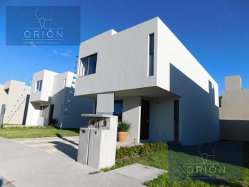 Casa venta nueva Queretaro cerca El Pueblito Puerta Real