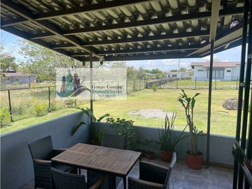VENTA DE CASA EN BOQUETE.   DE 1,000 METROS COMPLETAMENTE CERCADA