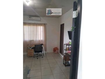 VENTA DE CASA EN BOQUETE.   DE 1,000 METROS COMPLETAMENTE CERCADA