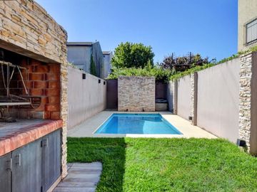 CASA DUPLEX 5 AMBIENTES VENTA OLIVOS PILETA