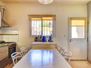 CASA DUPLEX 5 AMBIENTES VENTA OLIVOS PILETA