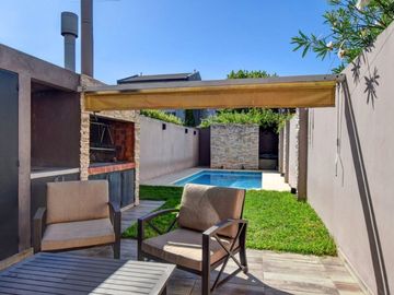 CASA DUPLEX 5 AMBIENTES VENTA OLIVOS PILETA