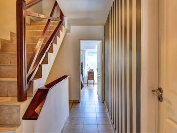 CASA DUPLEX 5 AMBIENTES VENTA OLIVOS PILETA
