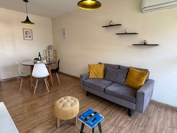 Venta Departamento Amoblado Peatonal Sarmiento.