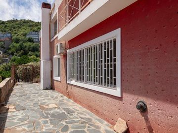 VENTA CASA 5 DORMIT. EN LA CUESTA VILLA CARLOS PAZ