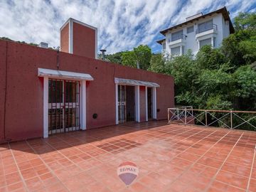VENTA CASA 5 DORMIT. EN LA CUESTA VILLA CARLOS PAZ
