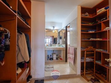 VENTA CASA 5 DORMIT. EN LA CUESTA VILLA CARLOS PAZ