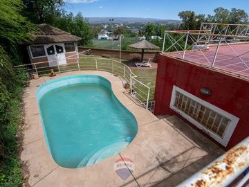 VENTA CASA 5 DORMIT. EN LA CUESTA VILLA CARLOS PAZ