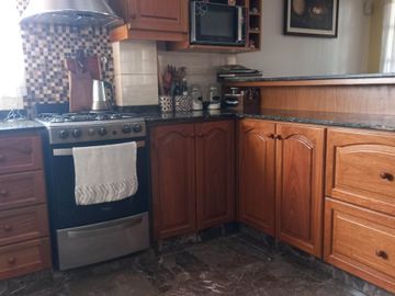 CHALET 5 AMBIENTES CASTELAR CON PILETA