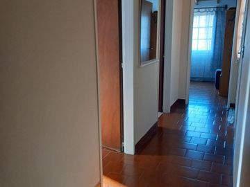 CHALET 5 AMBIENTES CASTELAR CON PILETA