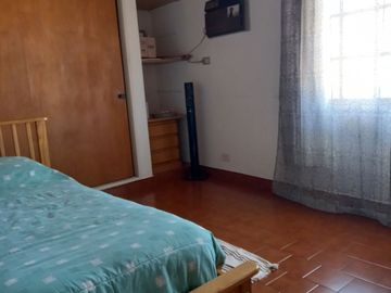 CHALET 5 AMBIENTES CASTELAR CON PILETA