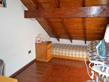 CHALET 5 AMBIENTES CASTELAR CON PILETA