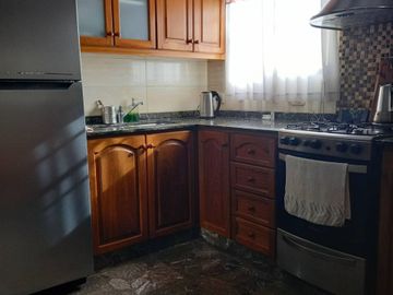 CHALET 5 AMBIENTES CASTELAR CON PILETA