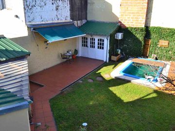 CHALET 5 AMBIENTES CASTELAR CON PILETA