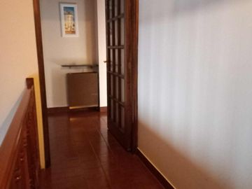 CHALET 5 AMBIENTES CASTELAR CON PILETA