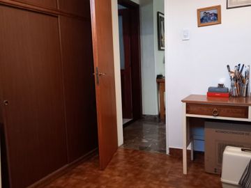 CHALET 5 AMBIENTES CASTELAR CON PILETA
