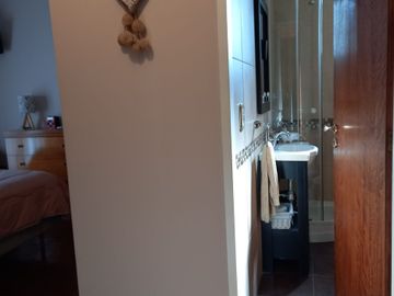 CHALET 5 AMBIENTES CASTELAR CON PILETA