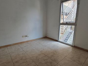 Venta depto 2 ambientes balcon permuta apt credito