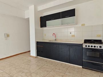 Venta depto 2 ambientes balcon permuta apt credito
