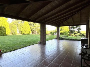 SE VENDE CASA QUINTA SOBRE EL RIO