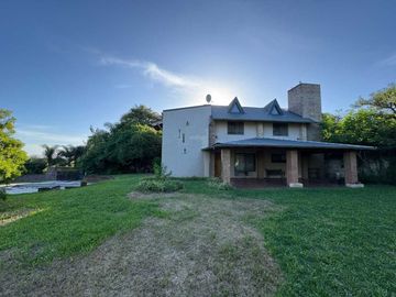 SE VENDE CASA QUINTA SOBRE EL RIO
