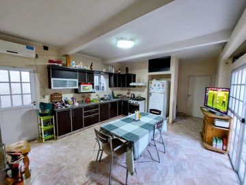 CASA 3 DORMITORIOS EN B COLON -APTO CREDITOS