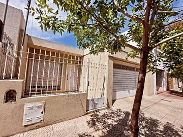 CASA 3 DORMITORIOS EN B COLON -APTO CREDITOS