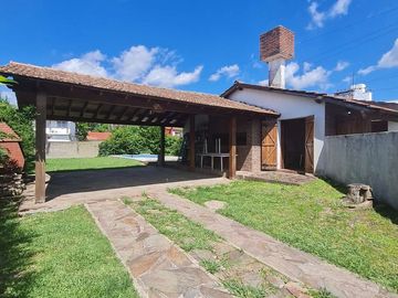 VENTA CASA BARRIO UNO. Lote 604 MTS. Nuevo Valor.