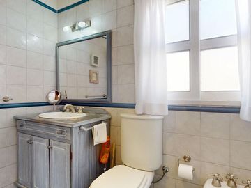 CASA 4 DORMITORIOS EN VENTA LA PLATA TOLOSA .