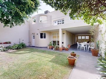 CASA 4 DORMITORIOS EN VENTA LA PLATA TOLOSA .