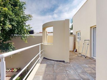 CASA 4 DORMITORIOS EN VENTA LA PLATA TOLOSA .