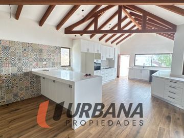 EXCLUSIVA CASA CON VISTA PANORÁMICA A LA HERRADURA