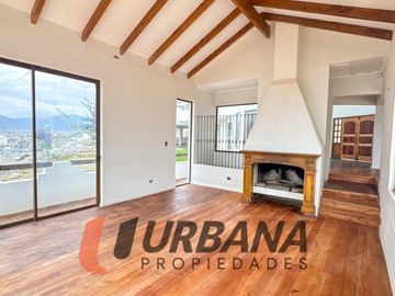 EXCLUSIVA CASA CON VISTA PANORÁMICA A LA HERRADURA