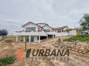 EXCLUSIVA CASA CON VISTA PANORÁMICA A LA HERRADURA